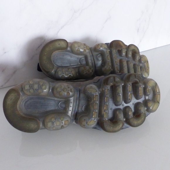 NIKE WMNS AIR VAPORMAX 2019 BLACK/BLACK-BLACK AR6632-002 - Picture 8 of 10